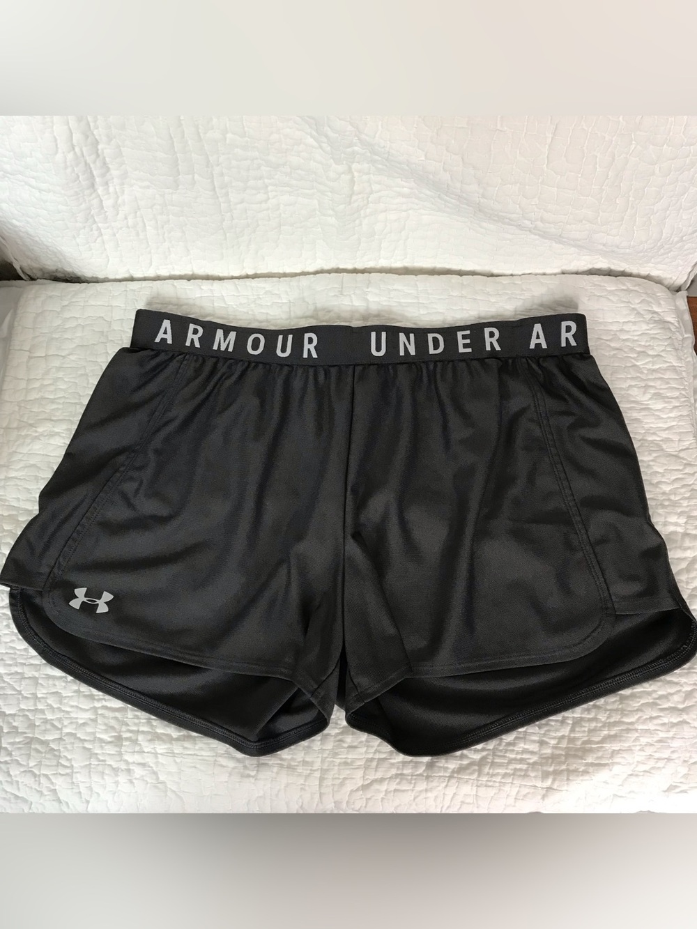 Under Armour HeatGear Loose Fit Women’s Black Performance Athletic Shorts Sz XL